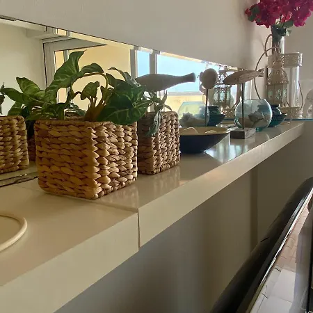 Apartment Seaside Serenity: Remote Work Retreat In *